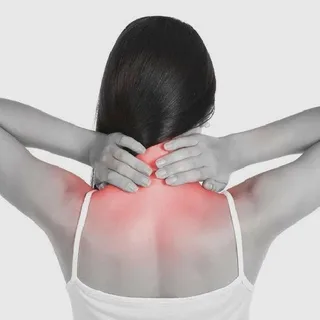 Anatomia da coluna cervical e hérnia de disco comprimindo nervo